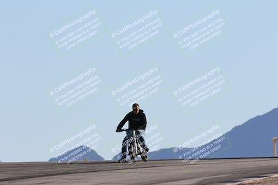 media/Dec-04-2025-Racers Edge (Thu) [[5ebc9f124d]]/1-Track Walk/